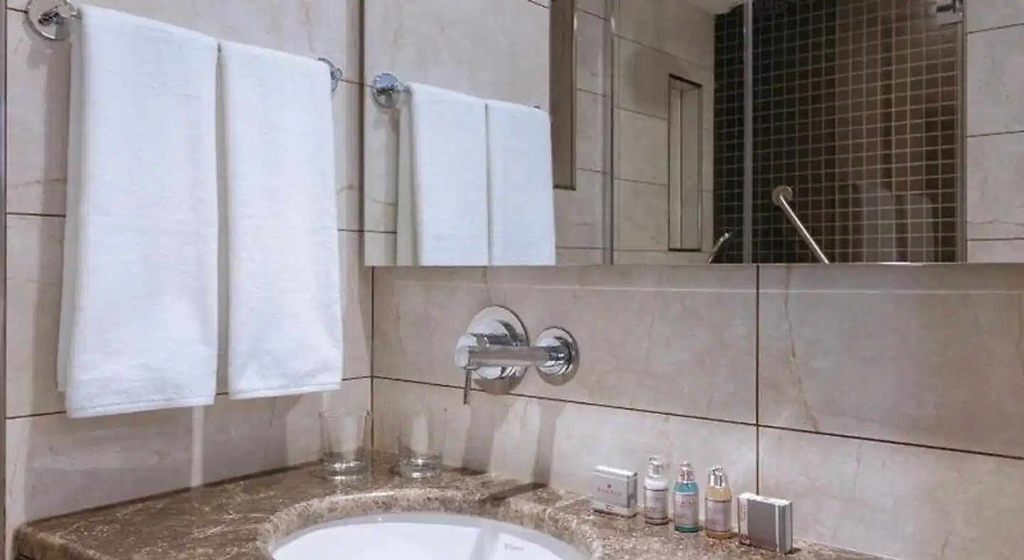 Ramada Istanbul Old City Hotel Badezimmer
