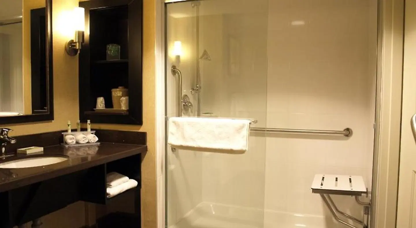 Holiday Inn Express & Suites Timmins by IHG Badezimmer