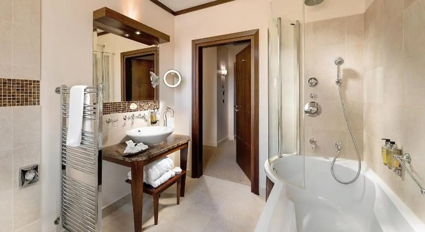 Mamaison Hotel Le Regina Warsaw Badezimmer