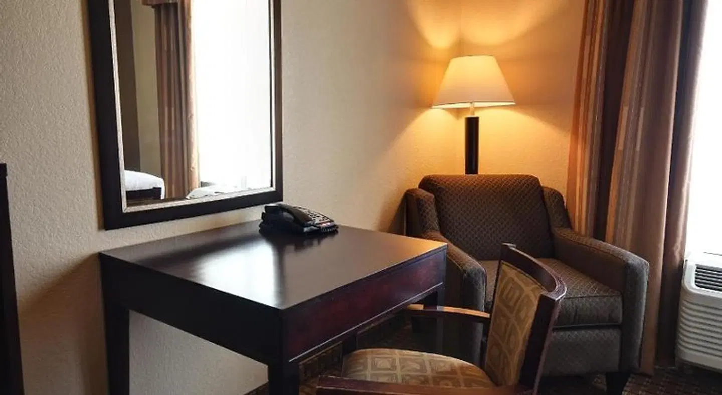 Holiday Inn Express & Suites Del Rio by IHG ROOM_EXAMPLE