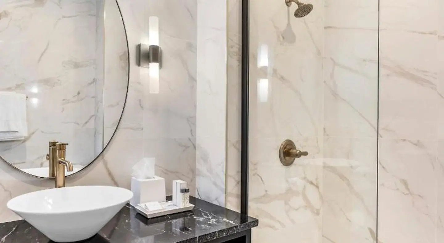 Halifax Tower Hotel & Conference Centre, Ascend Hotel Collection Badezimmer