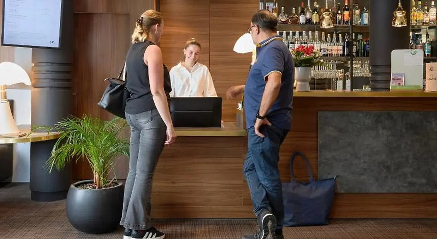Mercure Aix-en-Prov. La Duranne Gare PEOPLE