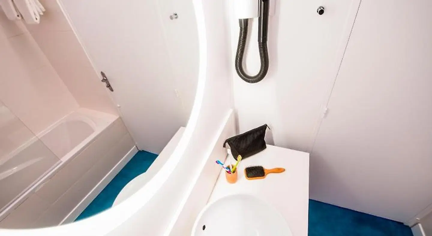 ibis Styles Toulon Centre Port Badezimmer