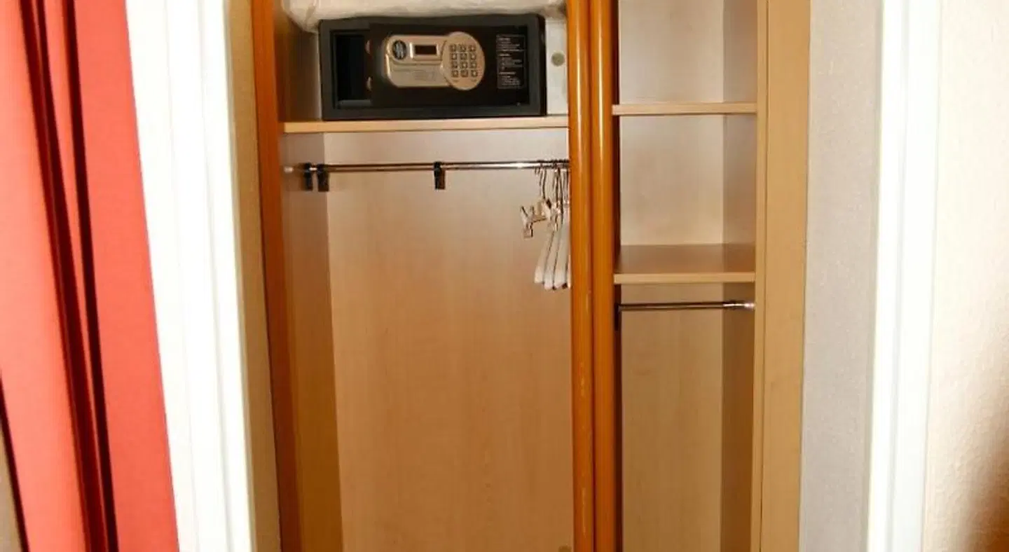 ibis Cannes Centre ROOM_EXAMPLE
