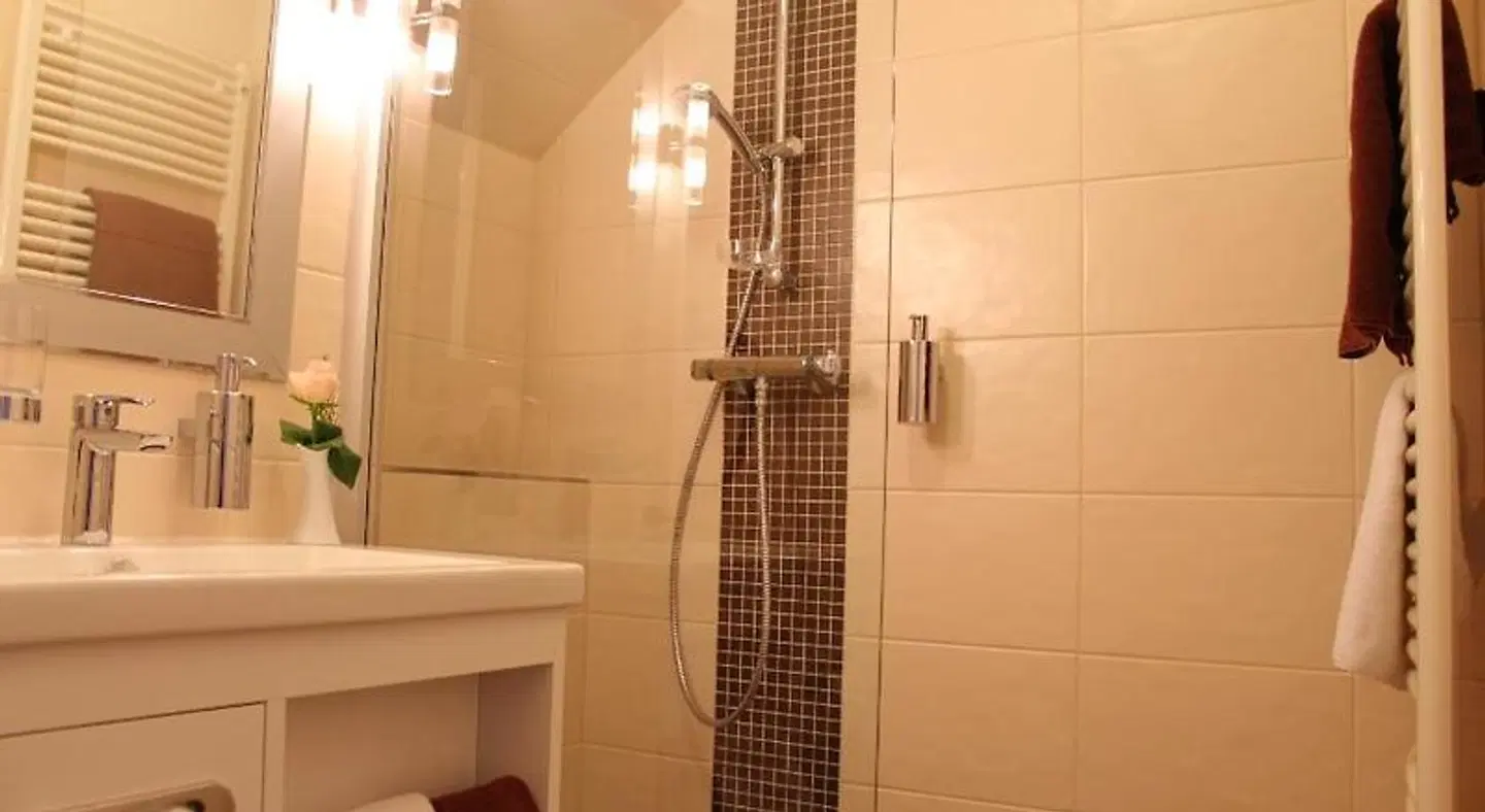 Blumlage Badezimmer