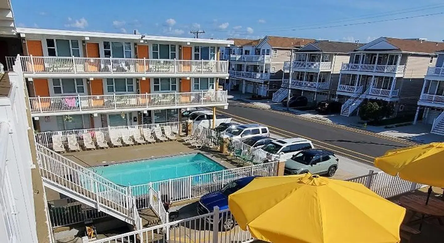 Esplanade Suites OUTDOOR_POOL