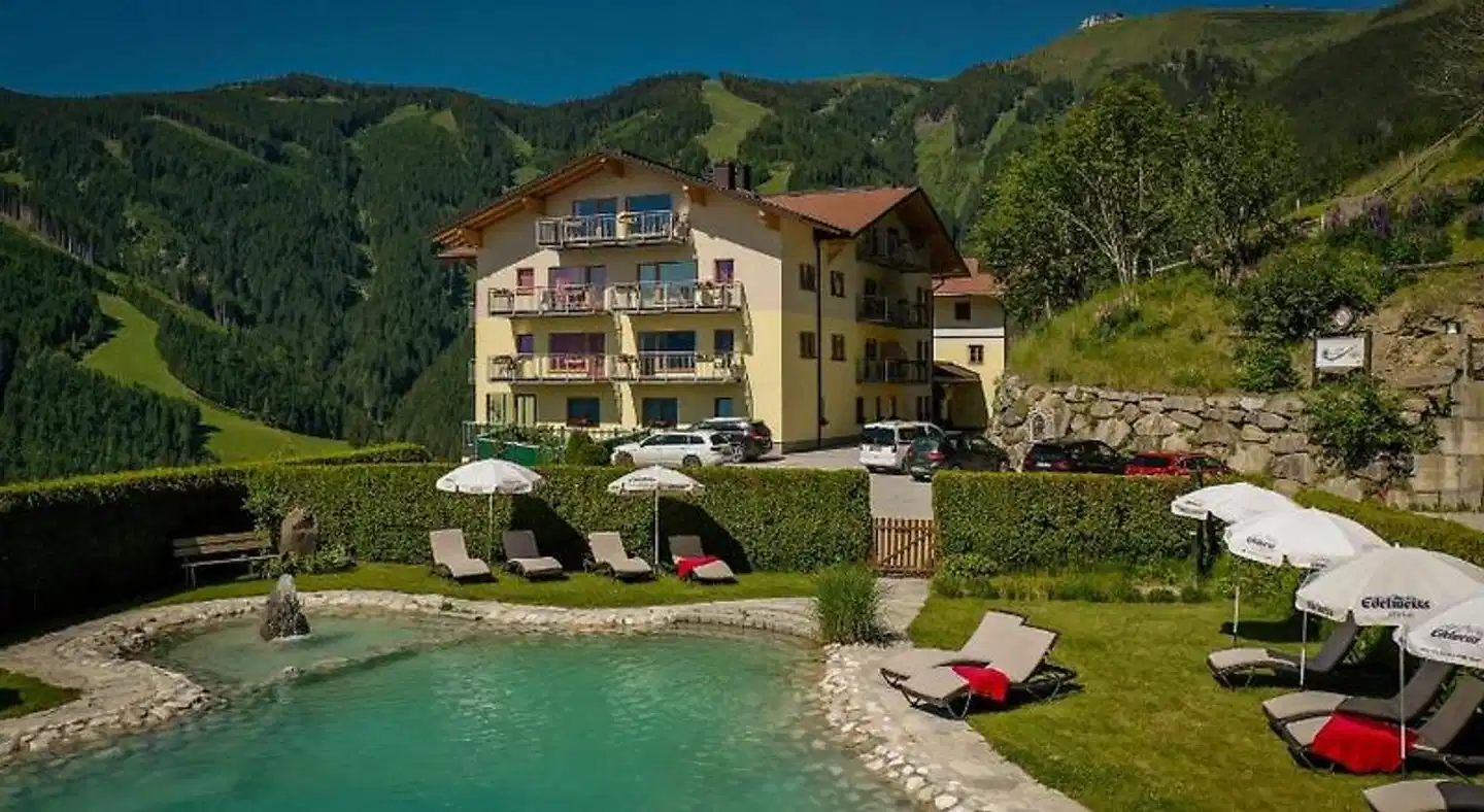 Berghotel Jaga-Alm Aussenansicht