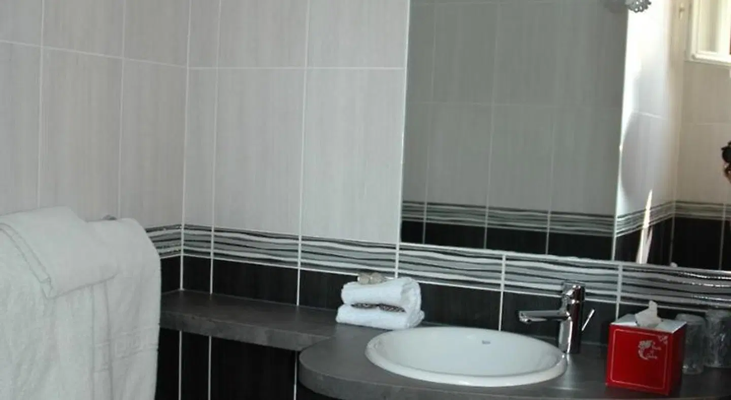 Hotel Le Revest Badezimmer