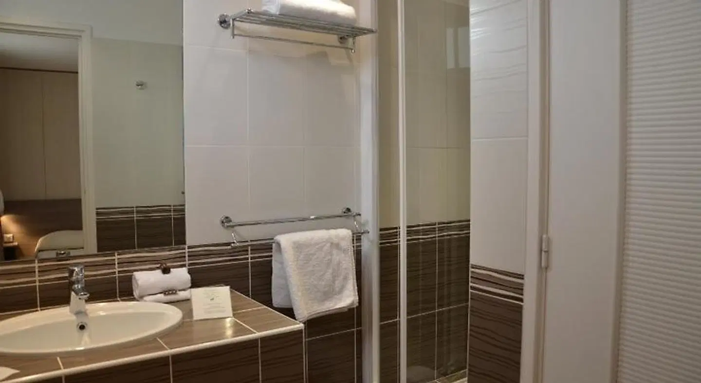 Hotel Le Revest Badezimmer
