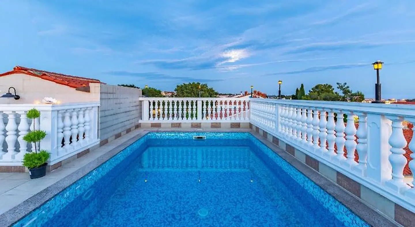Bed & Breakfast Villa Zibi OUTDOOR_POOL