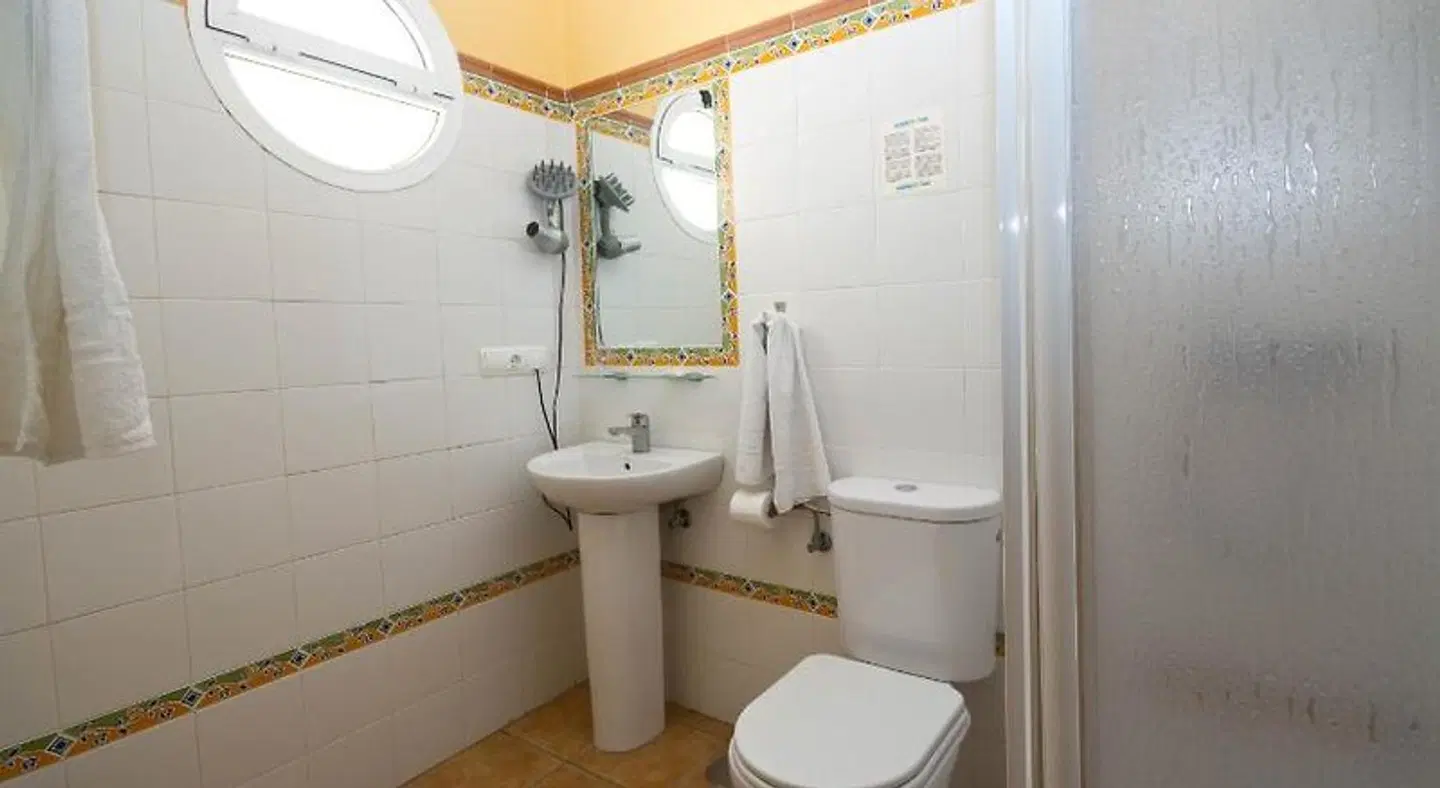 Hostal Costa Luz Badezimmer