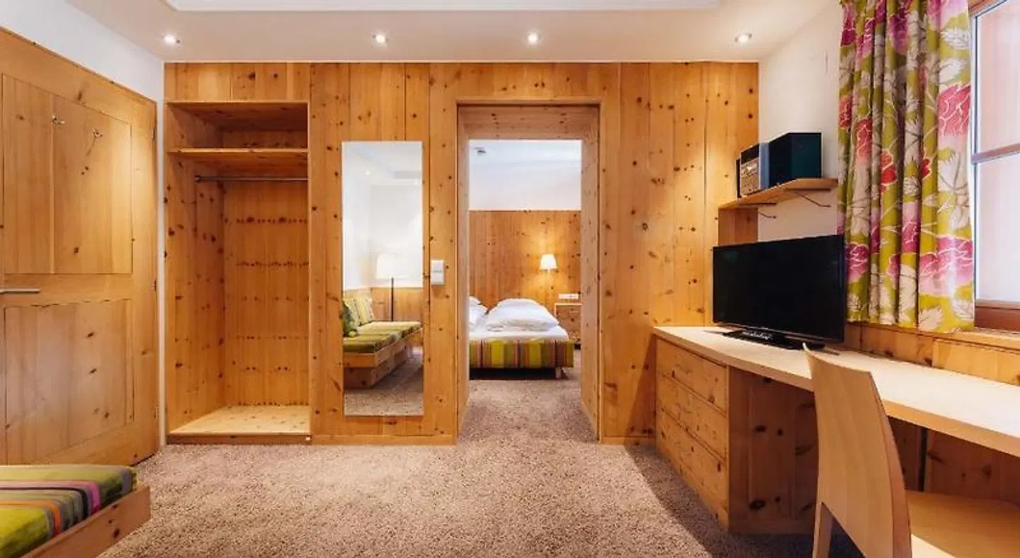 Aurora ROOM_EXAMPLE