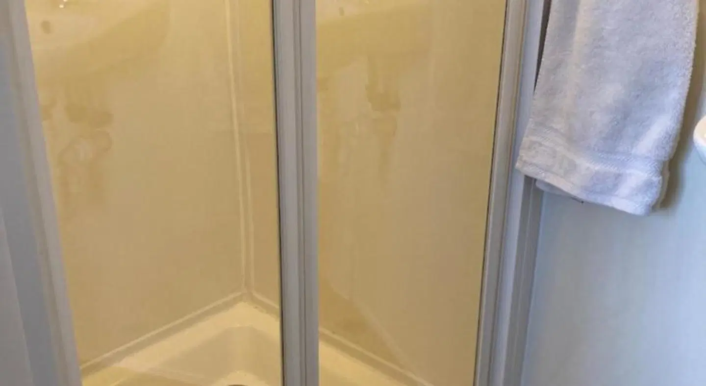 Whitecliff Guesthouse Badezimmer