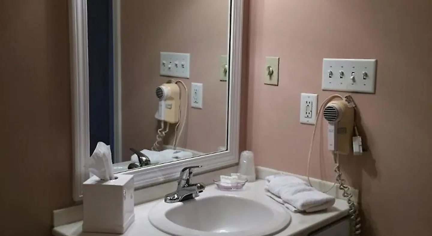 Century Suites Hotel Badezimmer