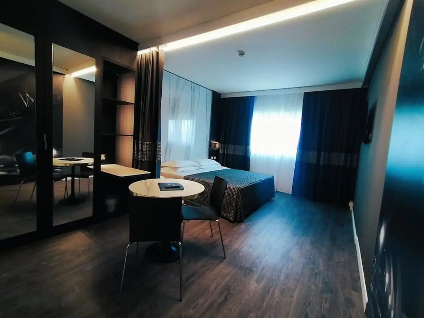 The Sydney Hotel ROOM_EXAMPLE