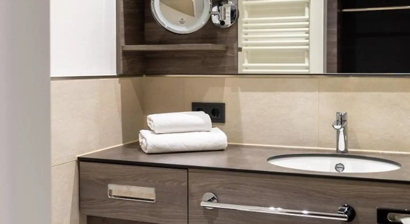 Sacher HEALTH_BEAUTY