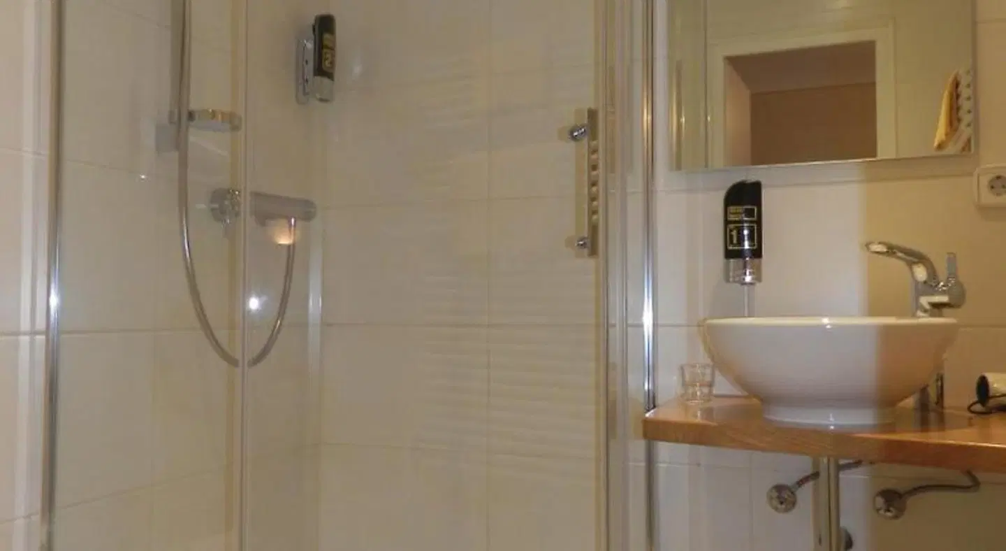 Hotel Weinstube Löwen Badezimmer