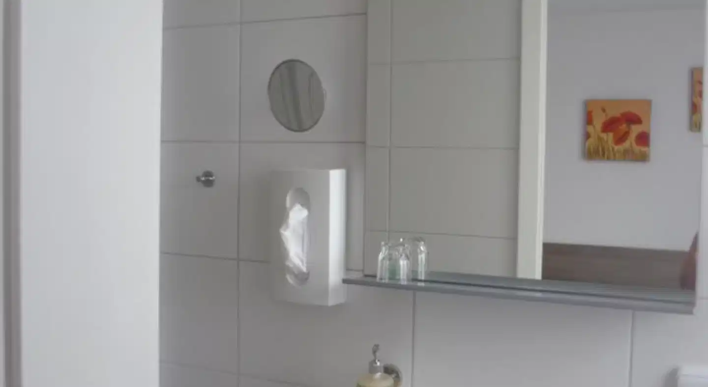 Zur scharfen Ecke Badezimmer