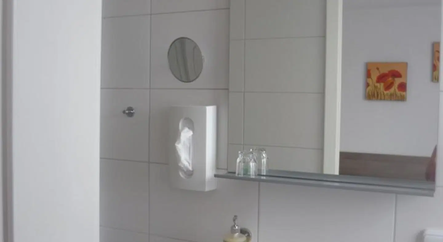 Zur scharfen Ecke Badezimmer