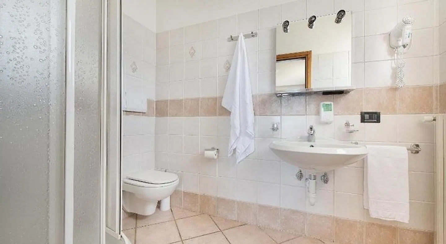 Hotel Gallo Cedrone Badezimmer