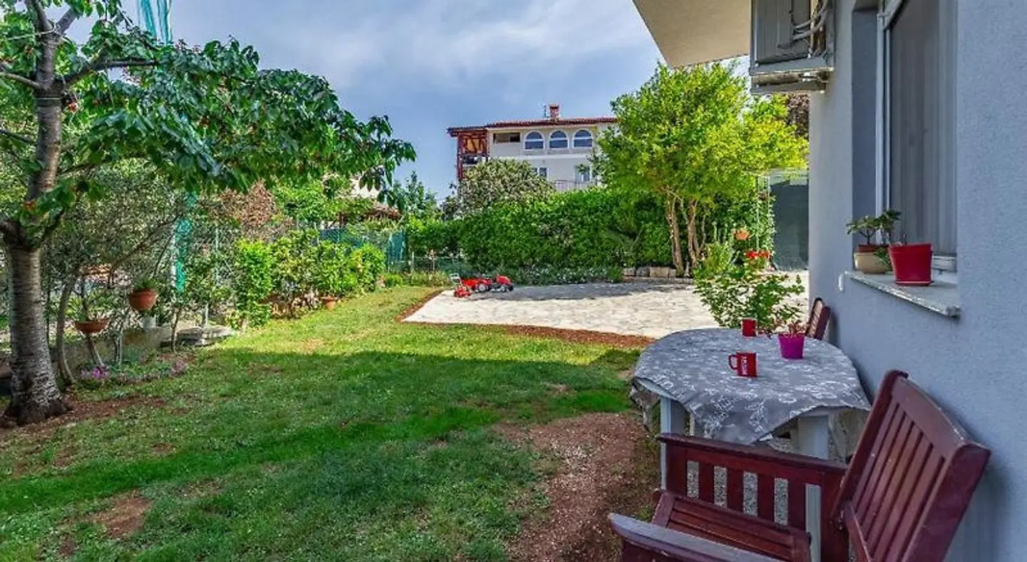 Apartments Lorencin Garten