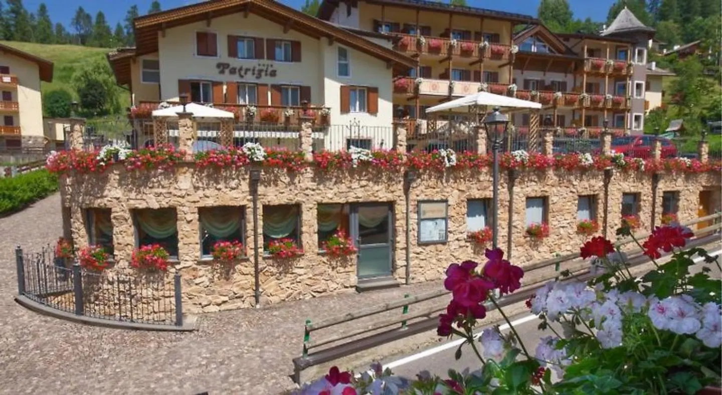 Patrizia EXTERIOR