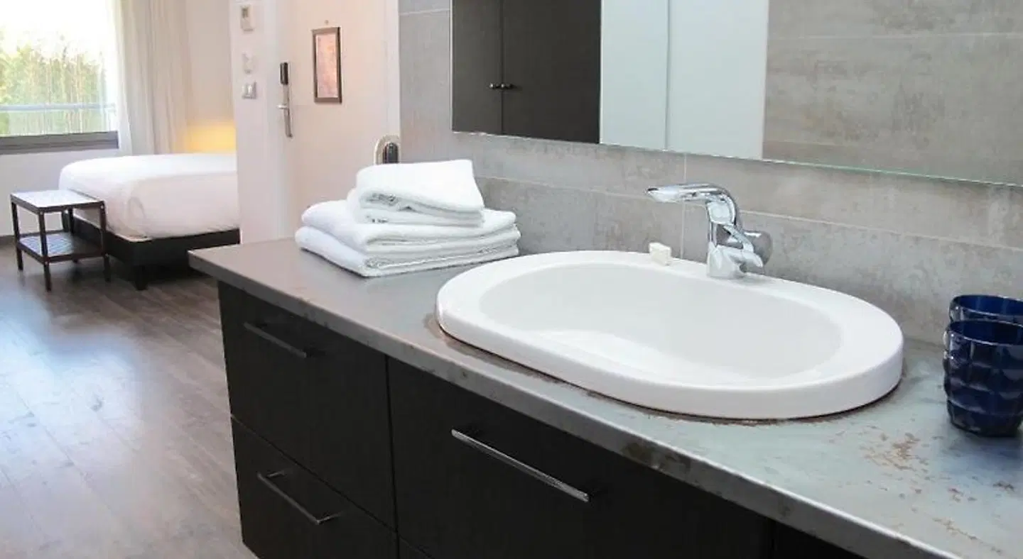 Hôtel 96 Badezimmer