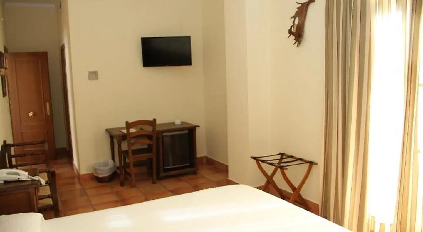 Sierra de Ubrique ROOM_EXAMPLE