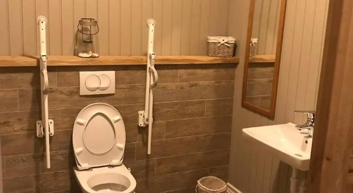 Grenivik Rooms Badezimmer