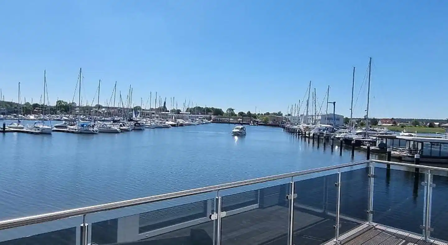 Schwimmende Hauser im BALTIC SEA RESORT Strand