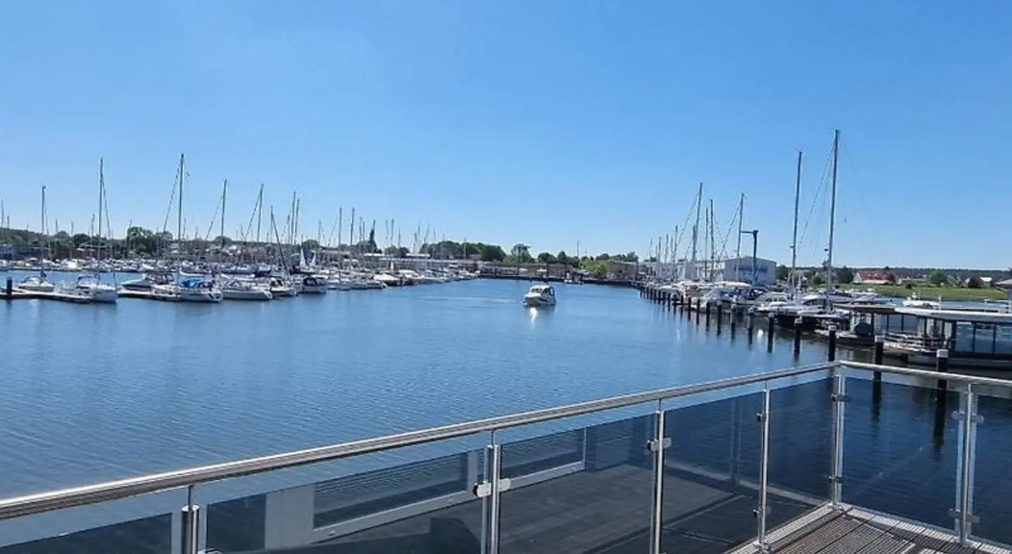 Schwimmende Hauser im BALTIC SEA RESORT Strand