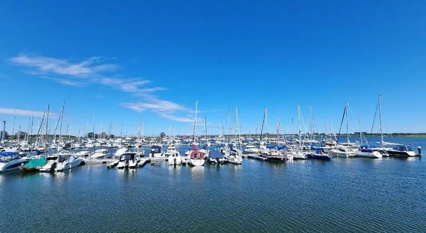 Schwimmende Hauser im BALTIC SEA RESORT Sport und Entertainment