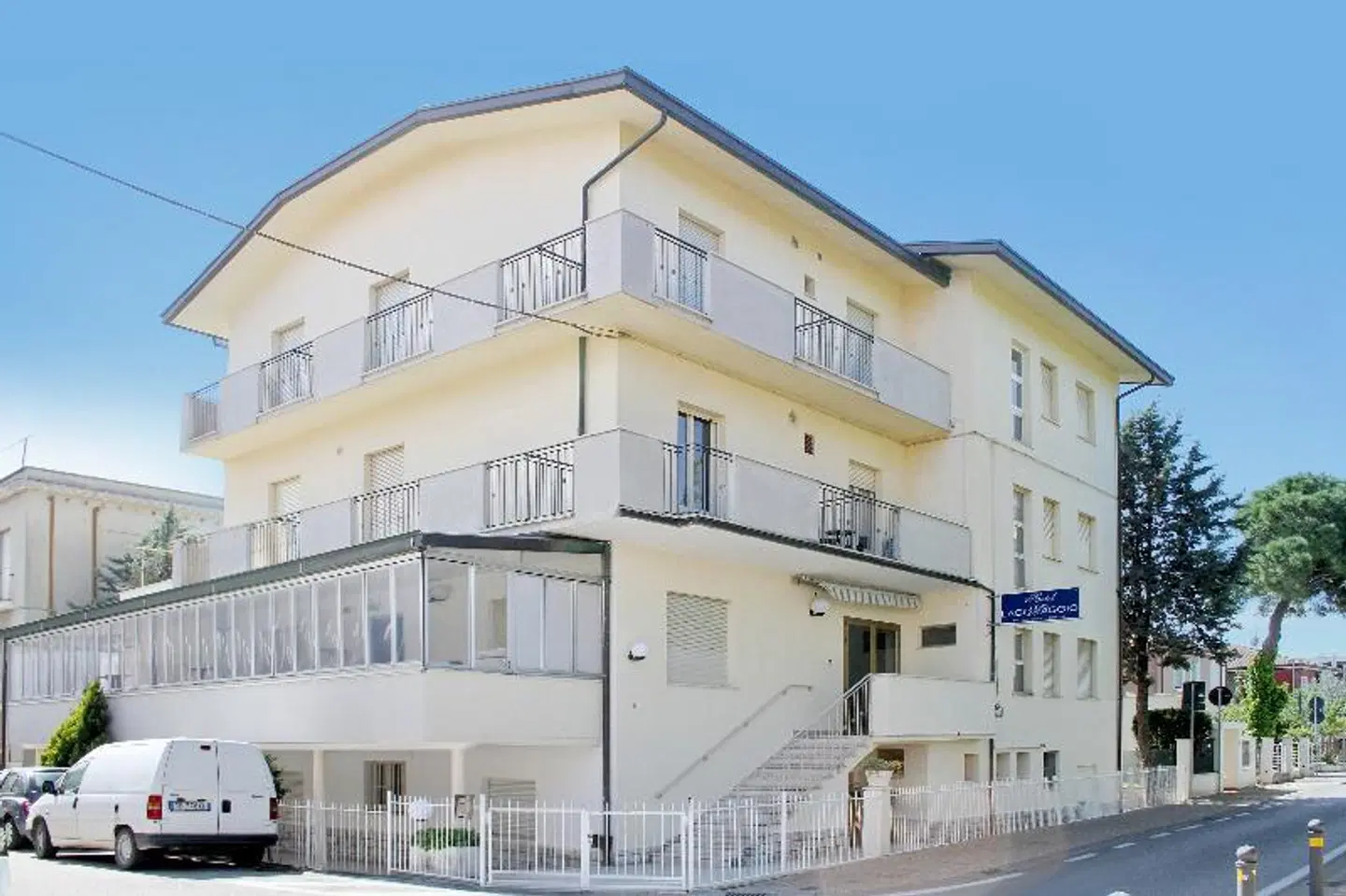 Lagomaggio EXTERIOR