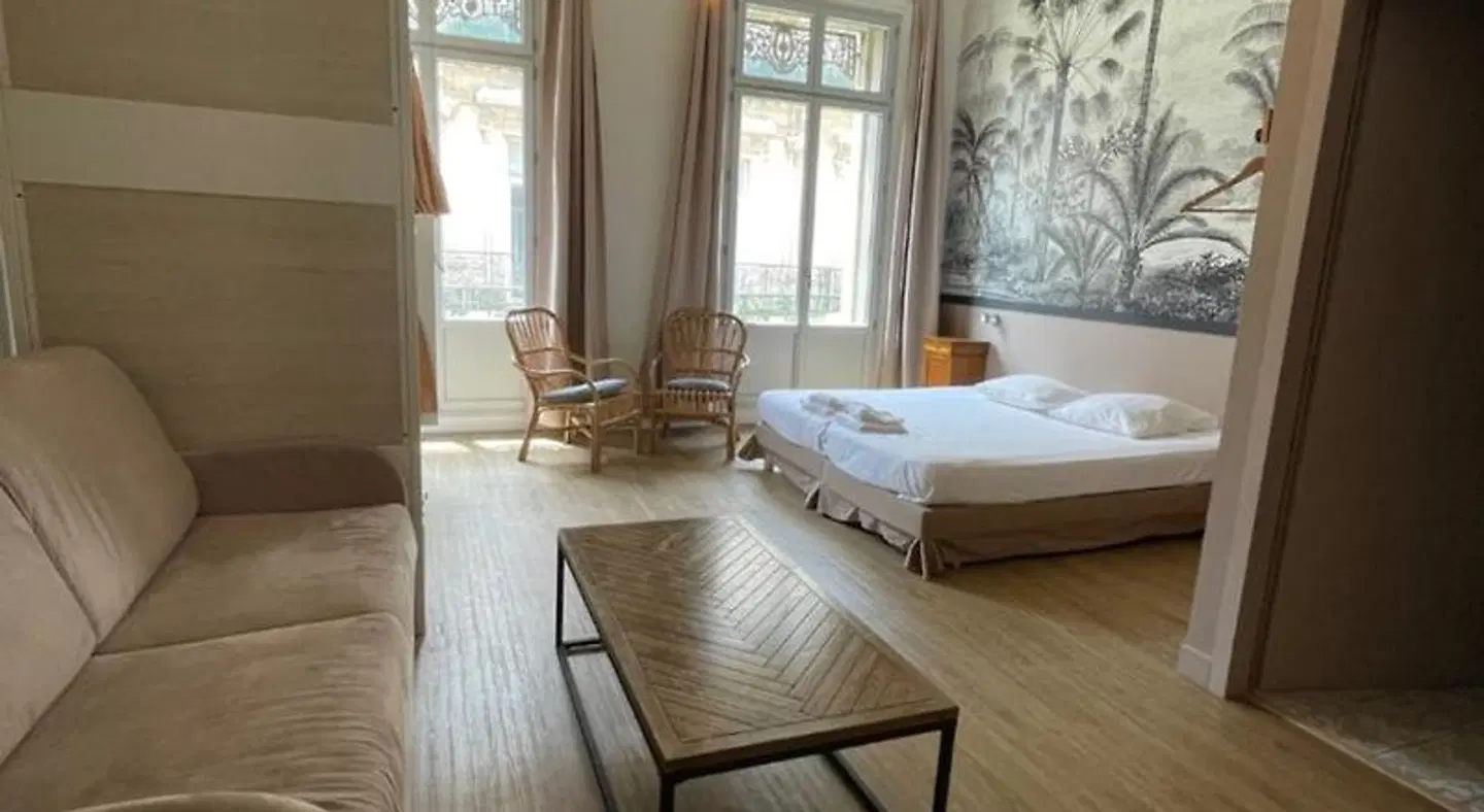 Georges Hostel & Café ROOM_EXAMPLE