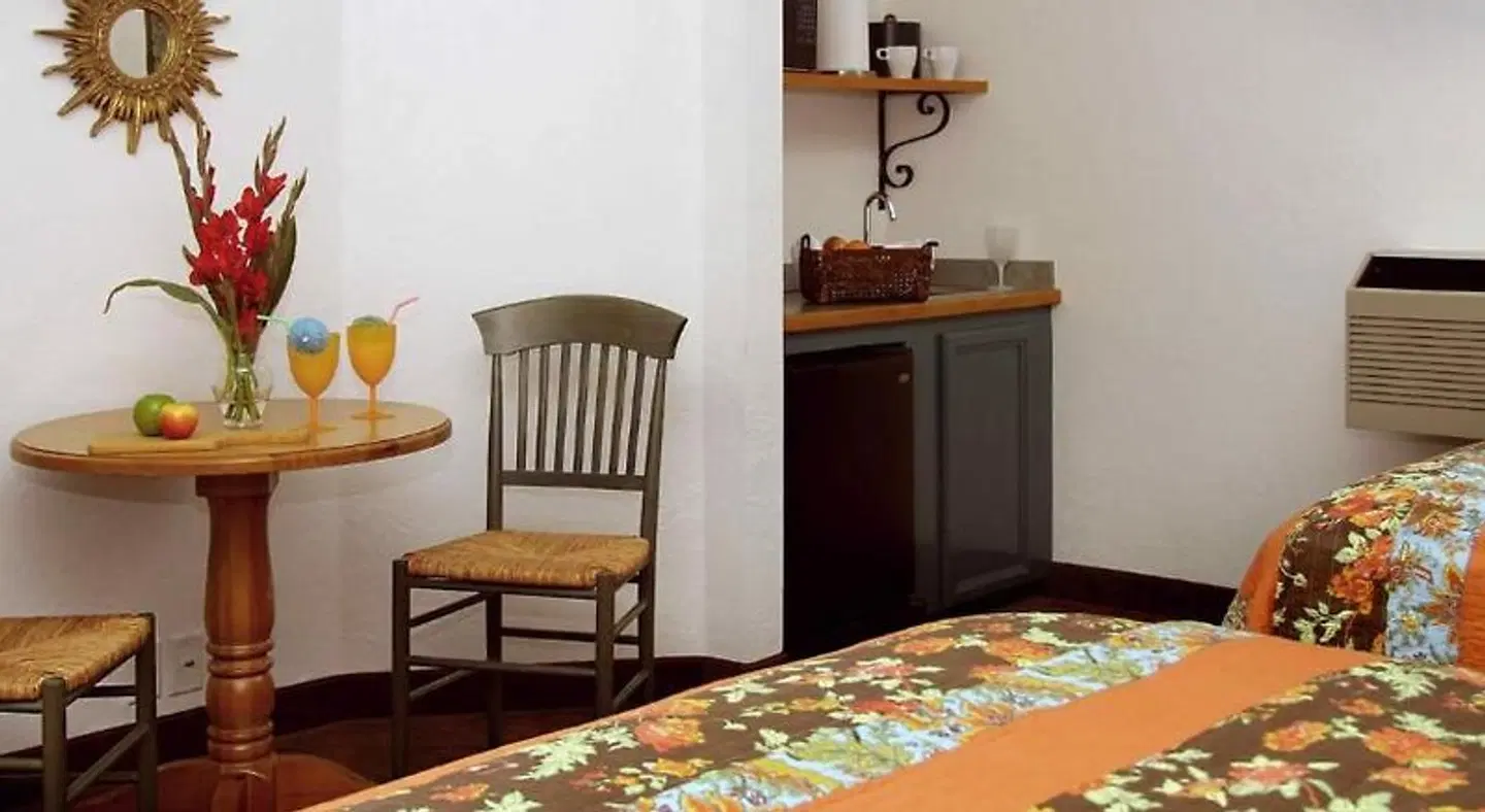 Hotel California ROOM_EXAMPLE