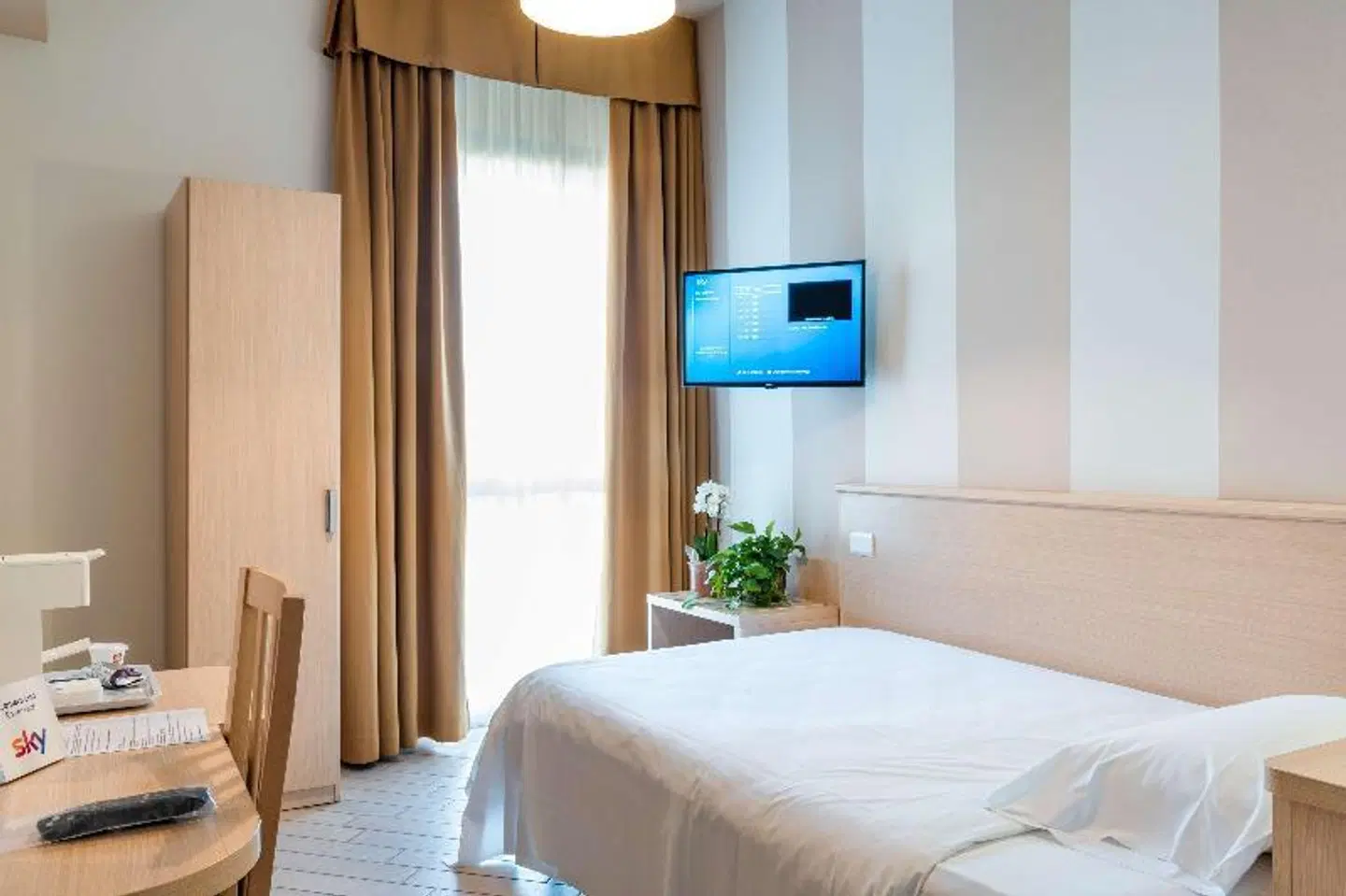 Mirandola ROOM_EXAMPLE