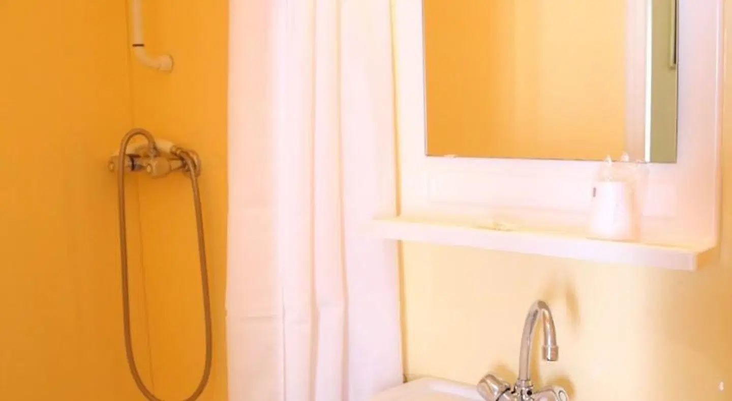 Hôtel Le Parisien Badezimmer