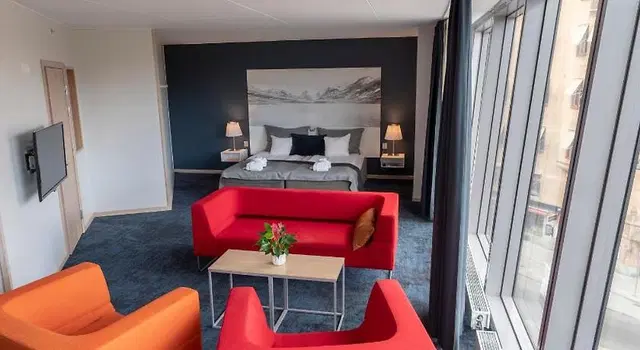 Clarion Hotel Sign ROOM_EXAMPLE