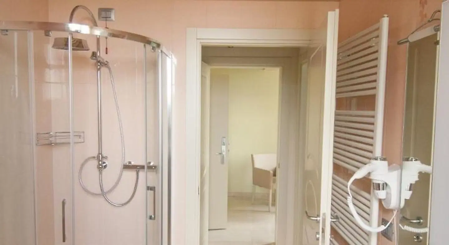 Hotel Villa Maranello Badezimmer