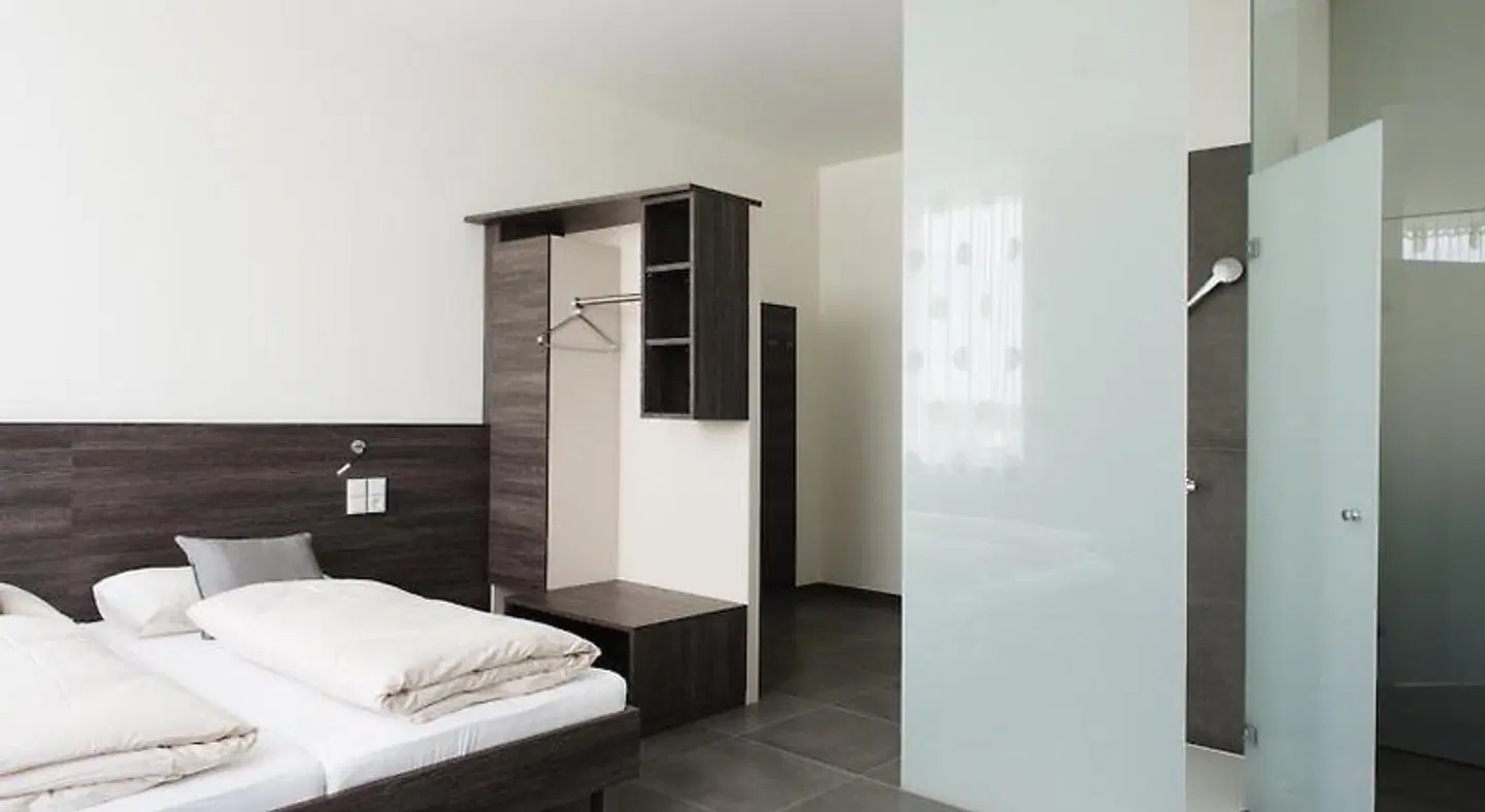eee hotel Traun ROOM_EXAMPLE