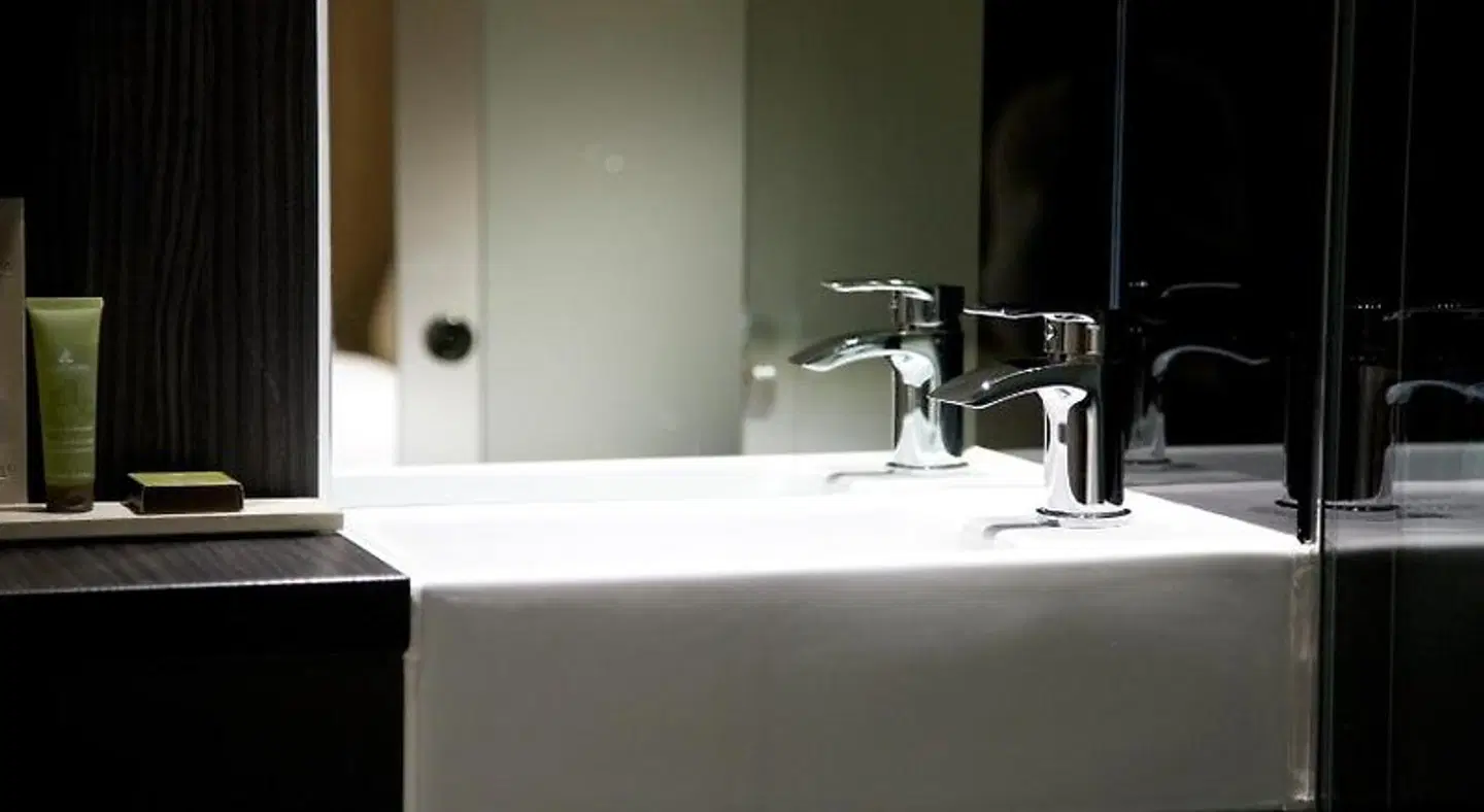 The Z Hotel Glasgow Badezimmer