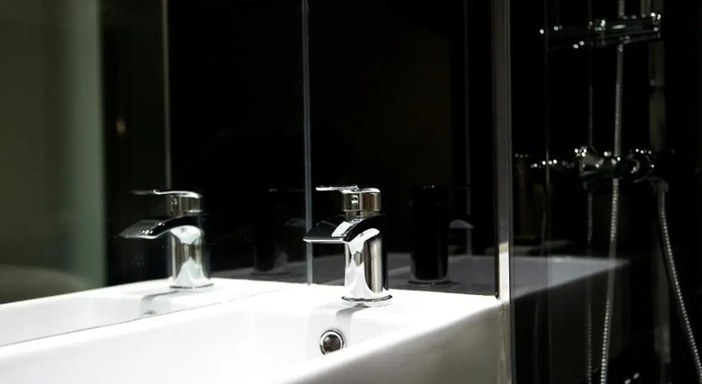 The Z Hotel Glasgow Badezimmer