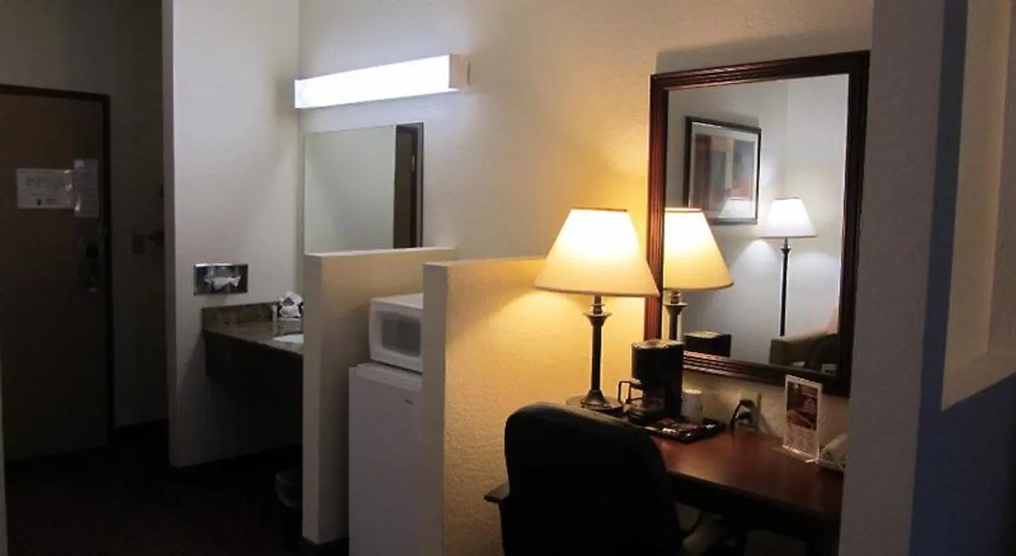 Super 8 by Wyndham Abilene South ROOM_EXAMPLE