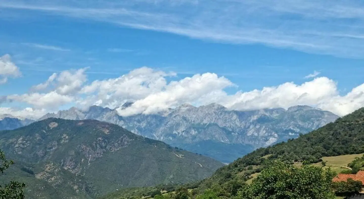 La Casa de las Chimeneas LANDSCAPE