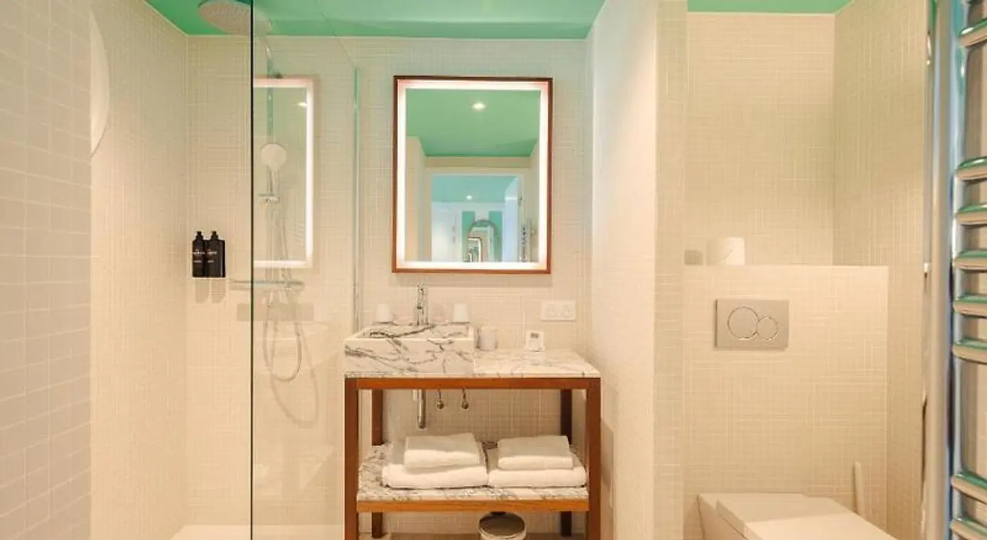 Hôtel Casarose Badezimmer