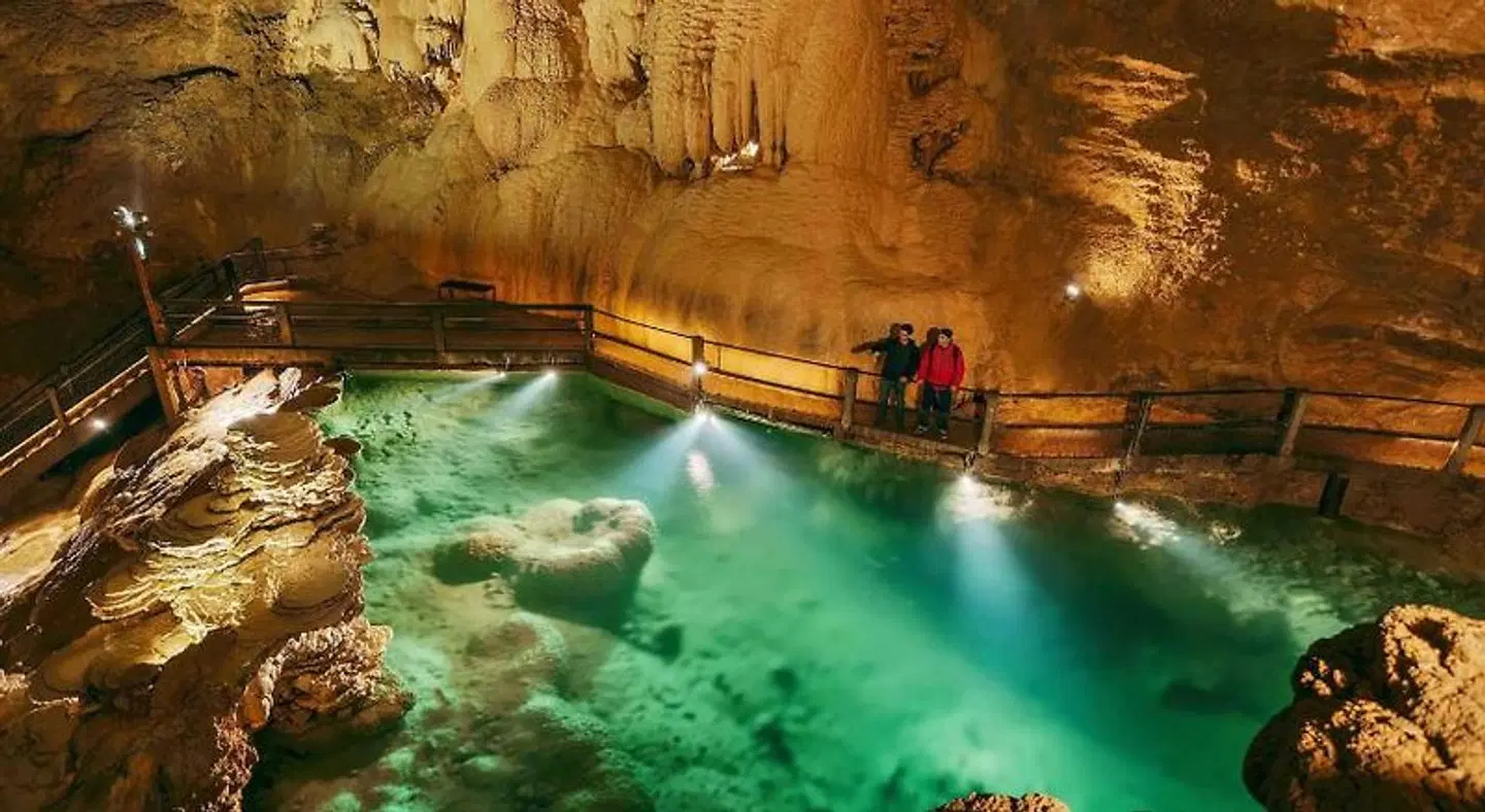 Les Roulottes du Petit Gouffre de Padirac Hallenbad