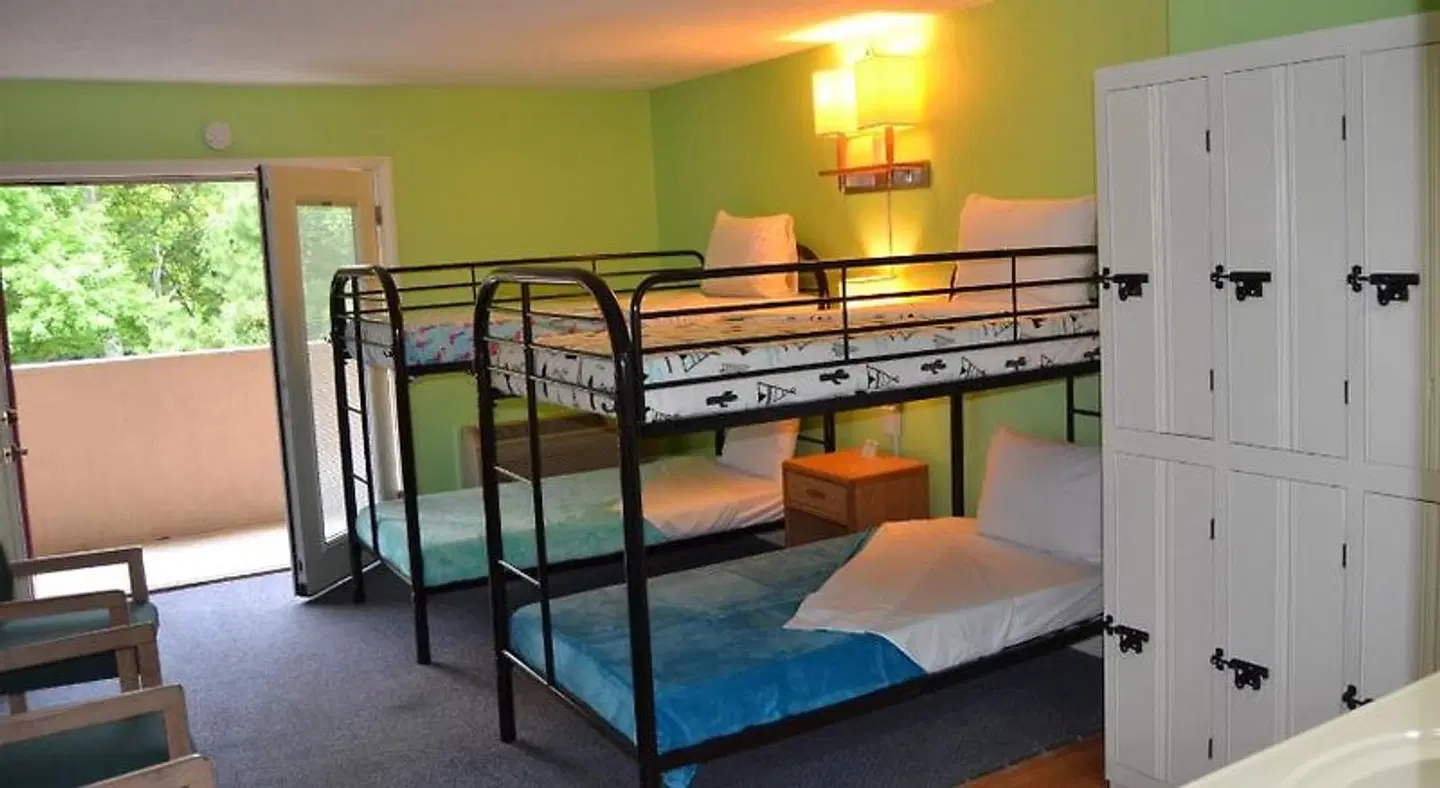 Cascades Inn HEALTH_BEAUTY