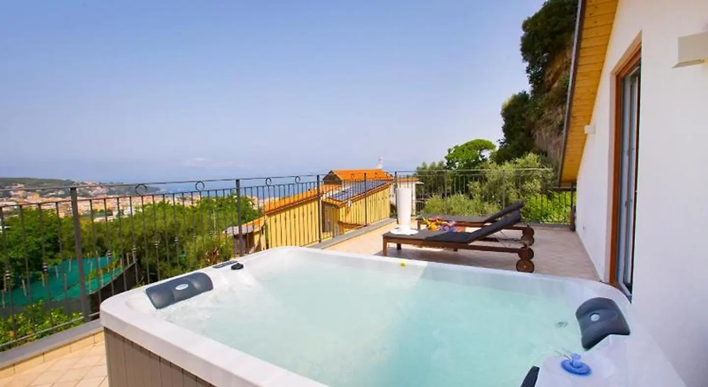 Eterea Charming Suites OUTDOOR_POOL