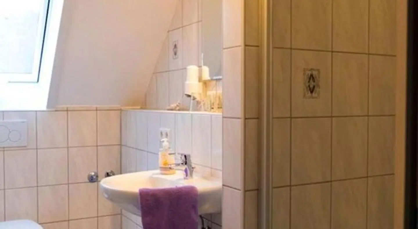 Landgasthof Lell Badezimmer