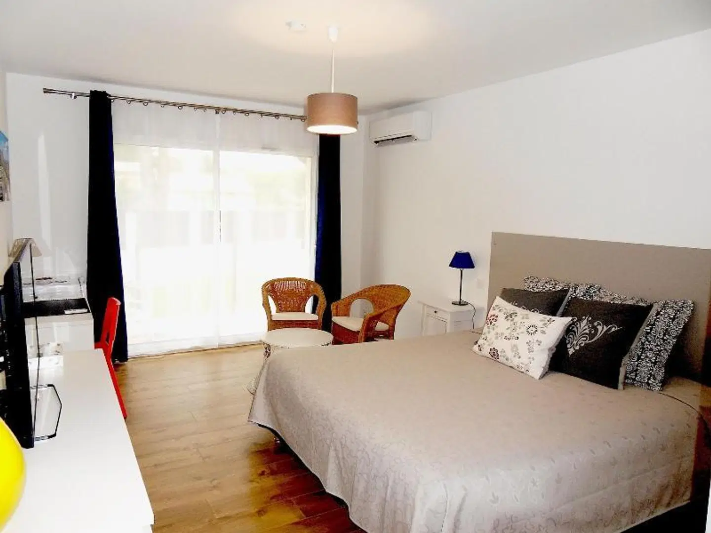 Lou Meinado ROOM_EXAMPLE